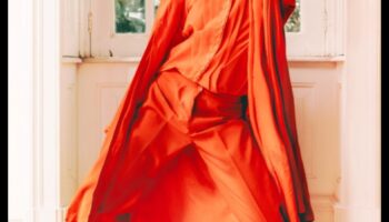 الملابس الفنية: الموضة كقماش للتعبير عن الذات