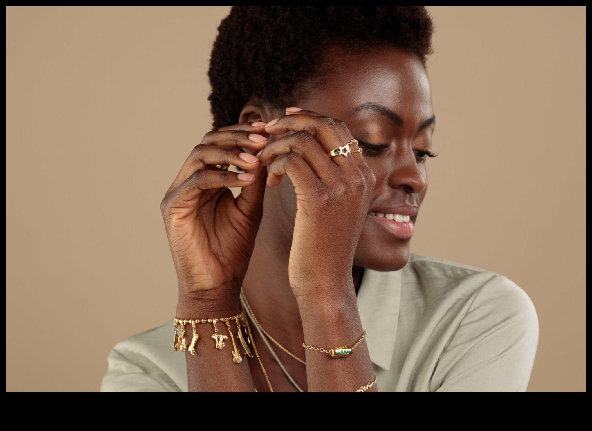 سحر مظهرك: أساسيات الأساور للأيقونة الحديثة