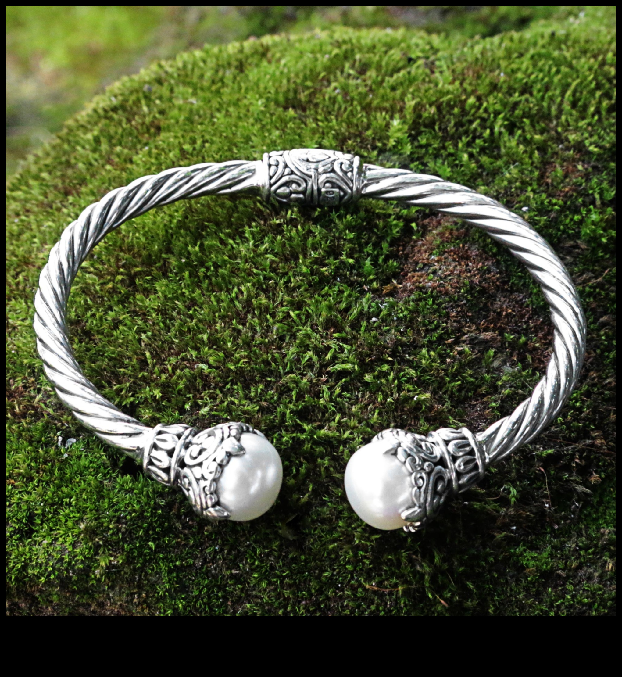 روعة منحوتة: استمتع بالفن مع إبداعات الأساور المنحوتة لدينا