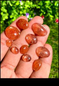 صنستون سباركل: يتلألأ في دفء الأحجار الكريمة المضاءة بنور الشمس