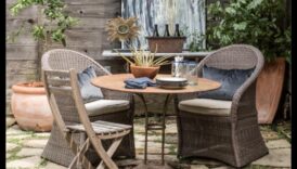 الخلوات الإبداعية: صياغة مساحات غريبة الأطوار باستخدام فن الحدائق